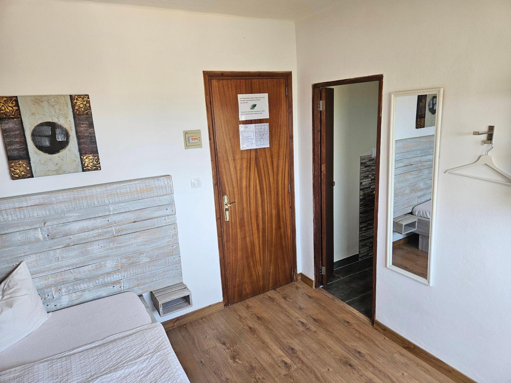 Seven Hostal كالا مييور المظهر الخارجي الصورة