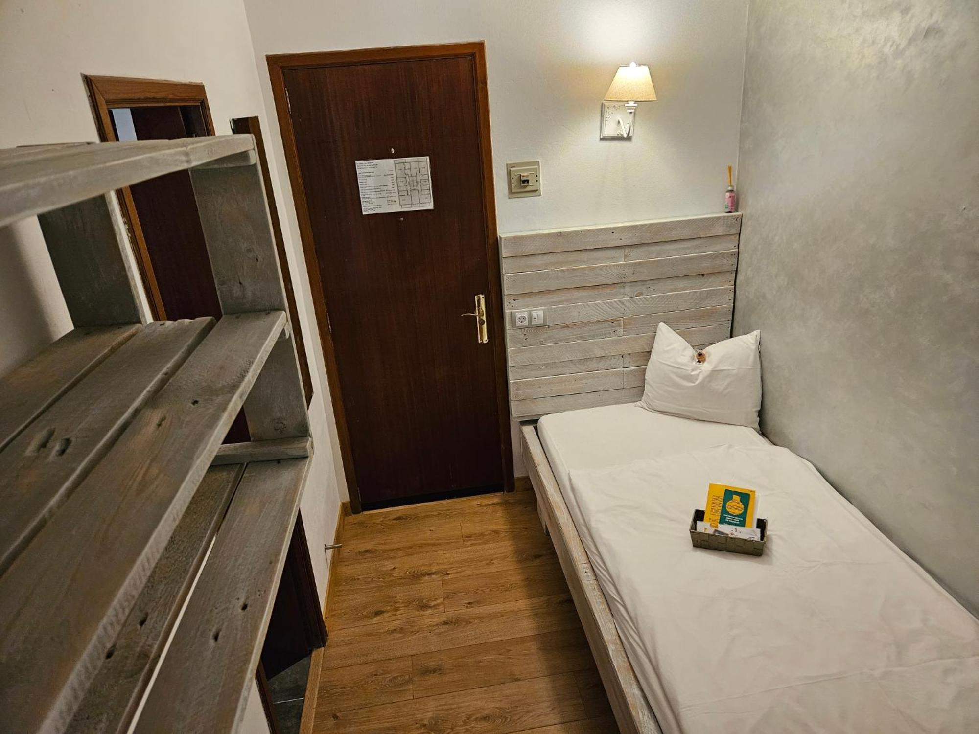 Seven Hostal كالا مييور المظهر الخارجي الصورة
