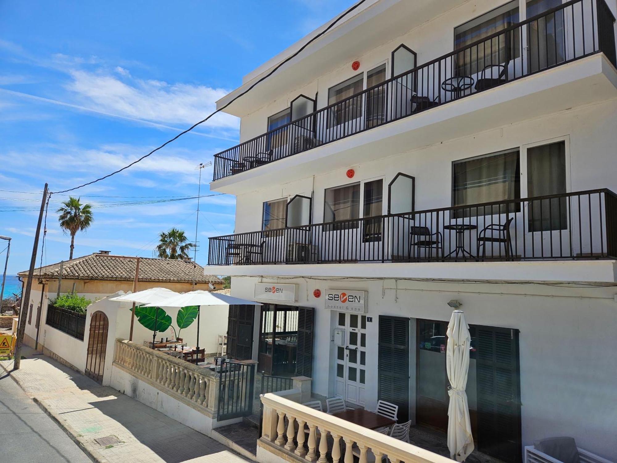 Seven Hostal كالا مييور المظهر الخارجي الصورة