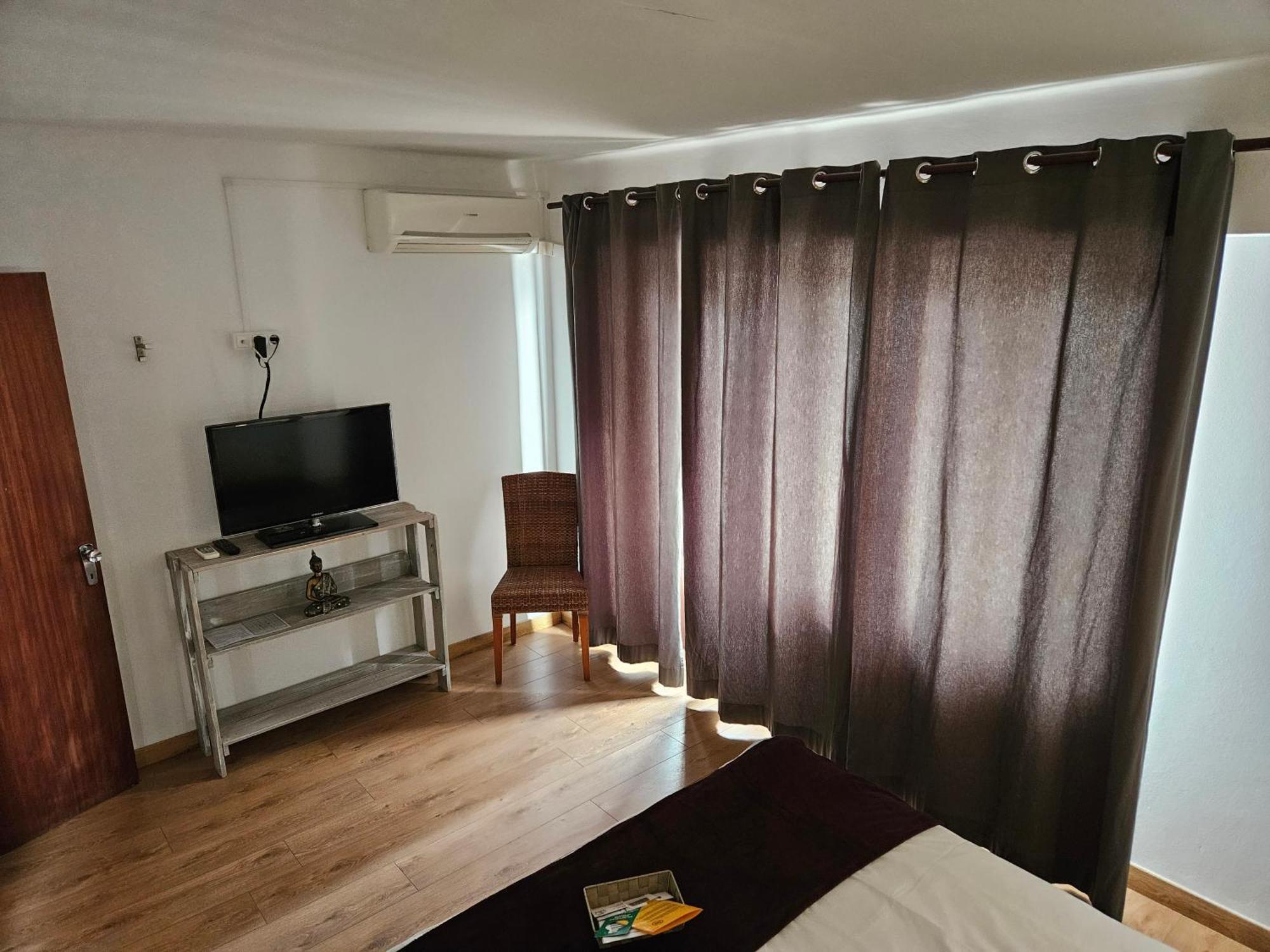 Seven Hostal كالا مييور المظهر الخارجي الصورة